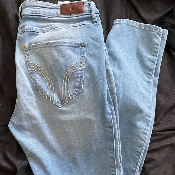 Hollister Pants - Women hollister jeans.